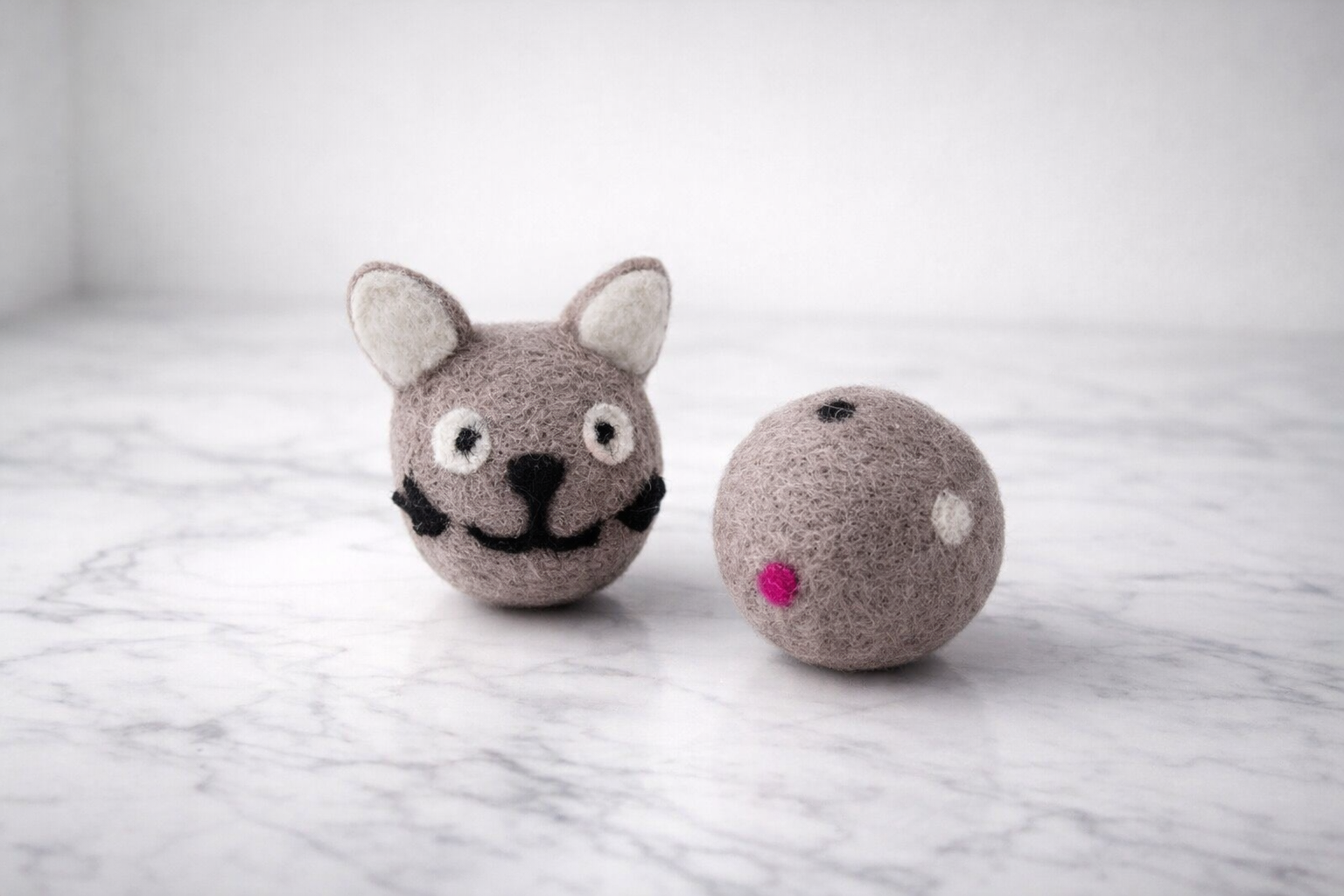 Interactive Felt Cat Toy Ball with Bell