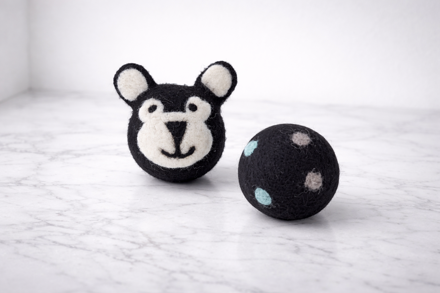 Interactive Felt Cat Toy Ball with Bell